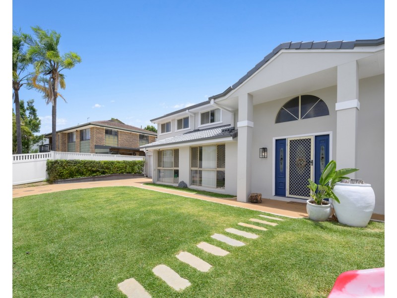 9 Murrumba Drive, Ashmore QLD 4214