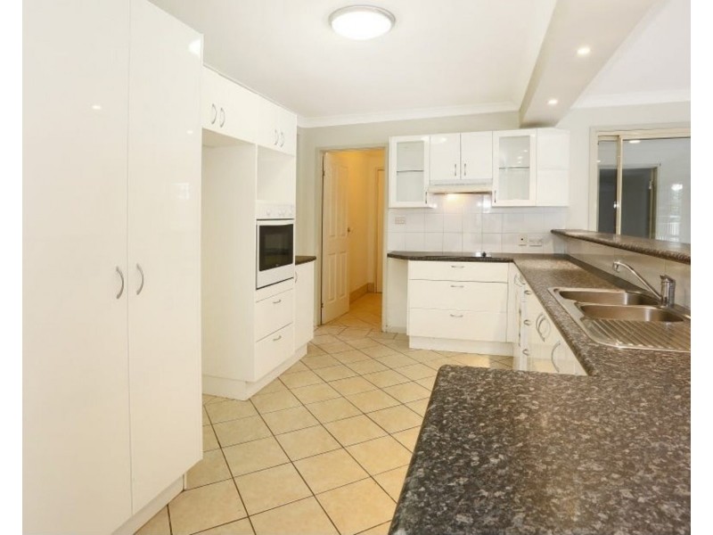 9 Murrumba Drive, Ashmore QLD 4214