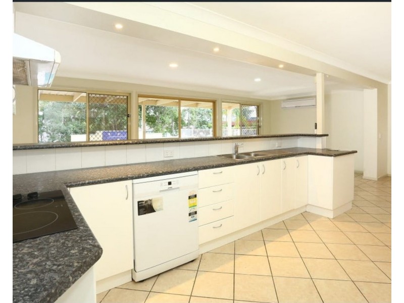 9 Murrumba Drive, Ashmore QLD 4214