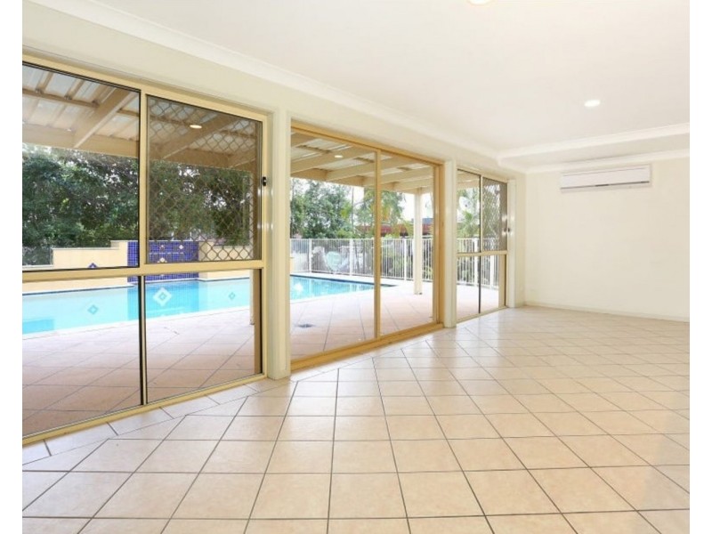 9 Murrumba Drive, Ashmore QLD 4214
