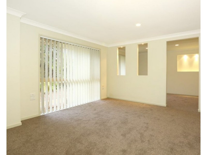 9 Murrumba Drive, Ashmore QLD 4214