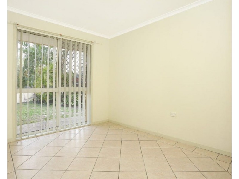 9 Murrumba Drive, Ashmore QLD 4214