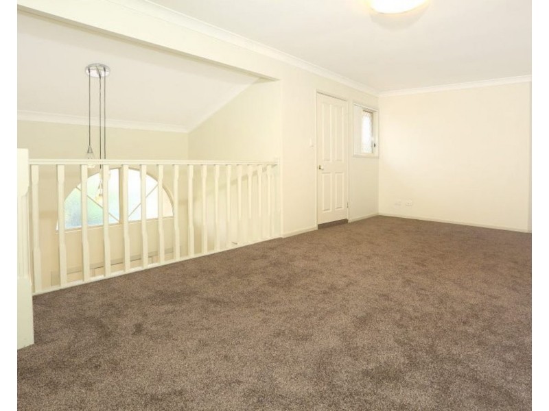 9 Murrumba Drive, Ashmore QLD 4214