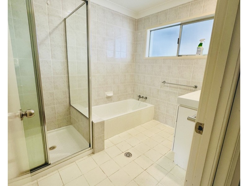 230 Bayview Street, Runaway Bay QLD 4216
