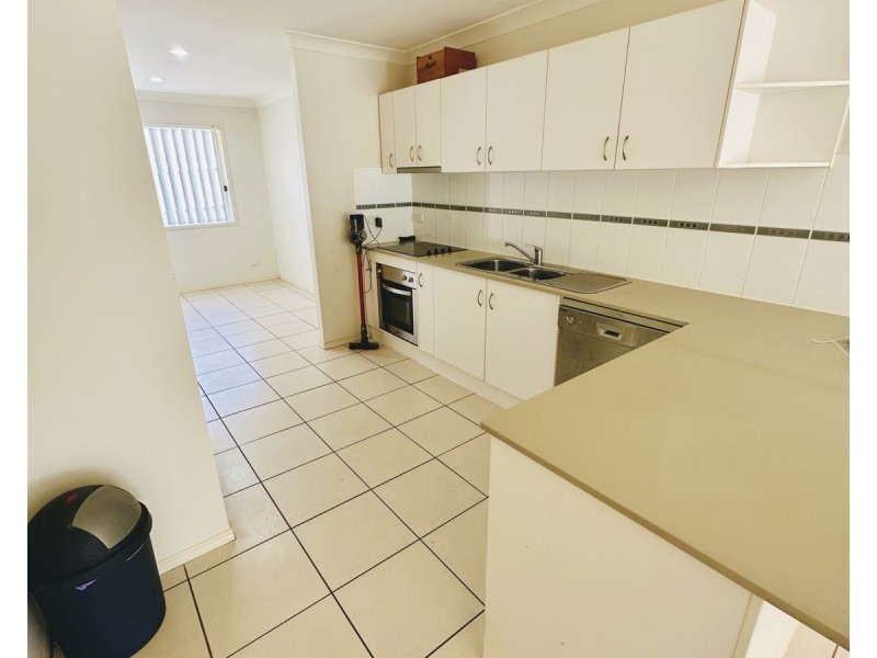 2/19 Hydrangea Street, Ormeau QLD 4208