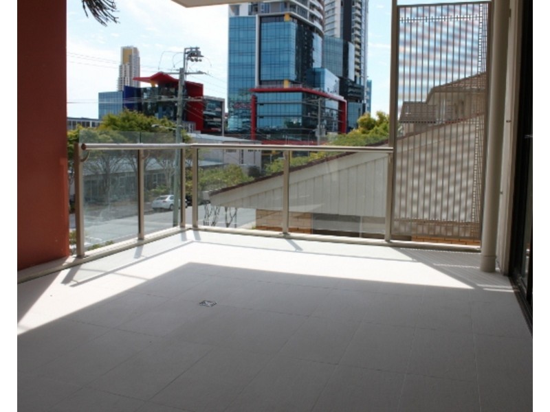 3/20 Lawson Street, Southport QLD 4215