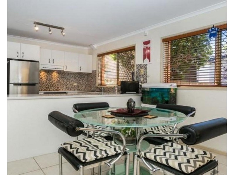 1/122 Johnston Street, Southport QLD 4215