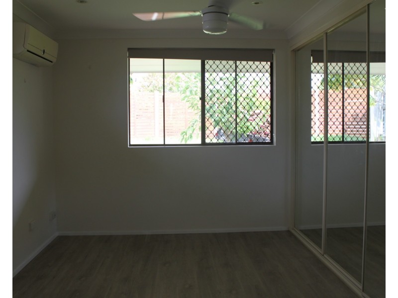 4 Woomera Crescent, Southport QLD 4215