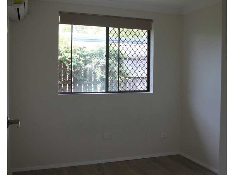 4 Woomera Crescent, Southport QLD 4215