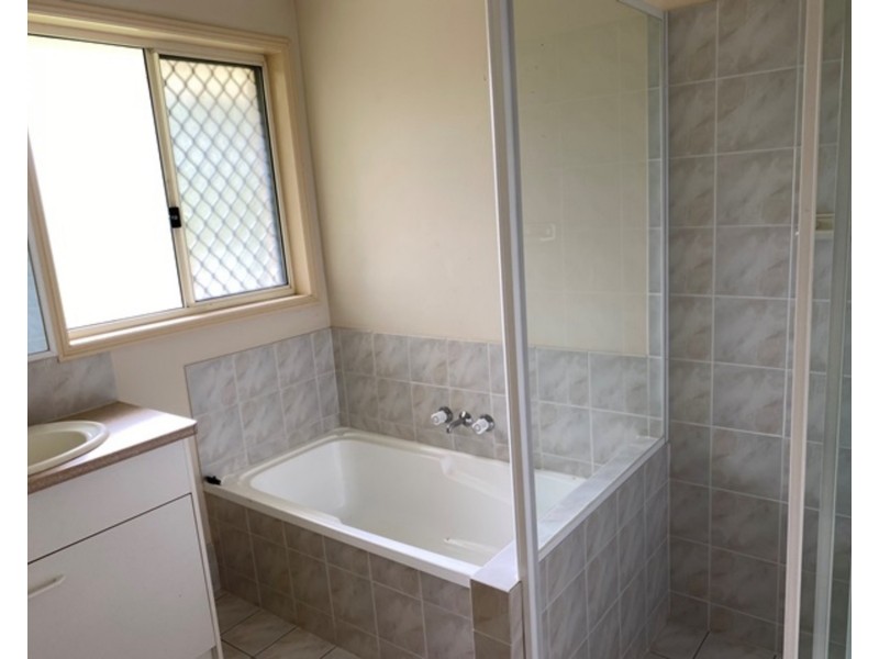 50  Greenacre Drive, Parkwood QLD 4214