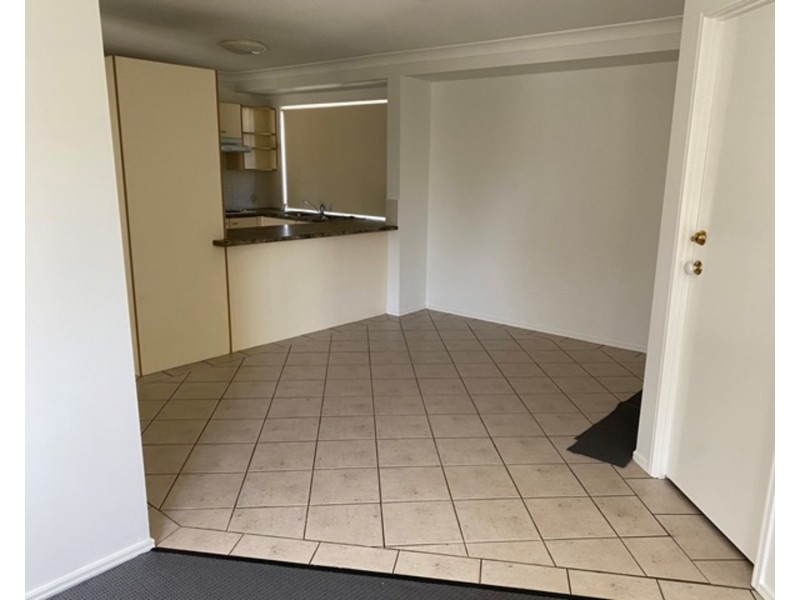 177 Greenacre Drive, Arundel QLD 4214