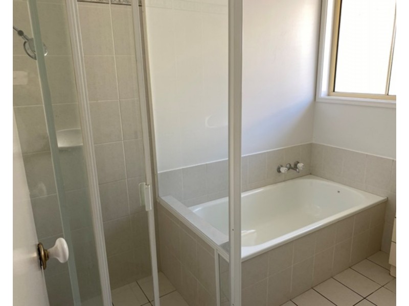 177 Greenacre Drive, Arundel QLD 4214