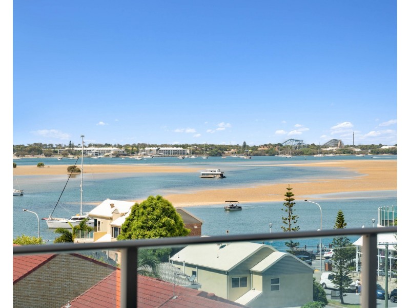 507/20 labrador Street, Labrador QLD 4215