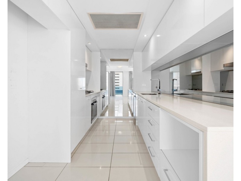 507/20 labrador Street, Labrador QLD 4215