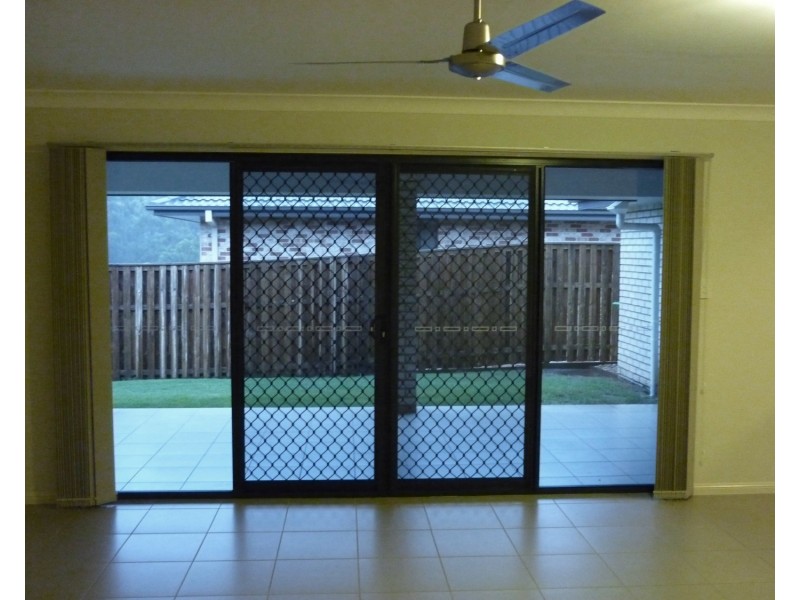 26 Diamantina Circuit, Pacific Pines QLD 4211