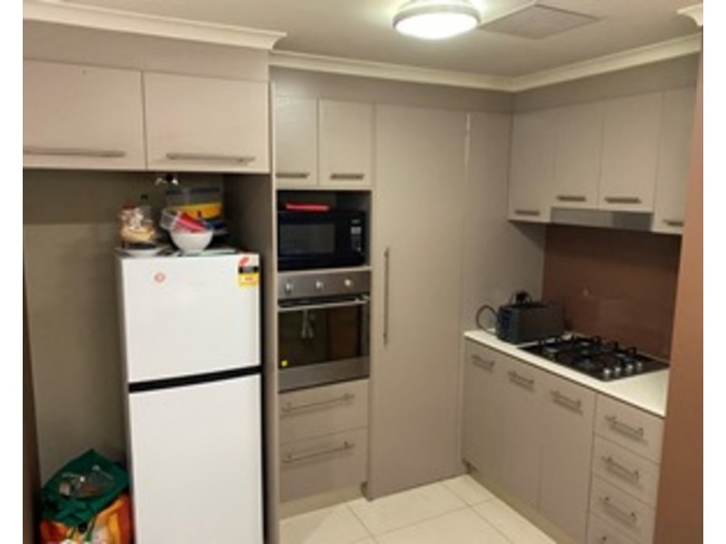 2/20 Lawson Street, Southport QLD 4215