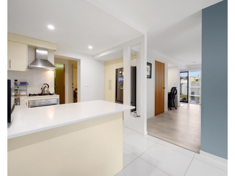 1/75 Eugaree Street, Southport QLD 4215