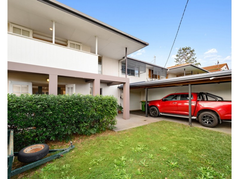 1/75 Eugaree Street, Southport QLD 4215