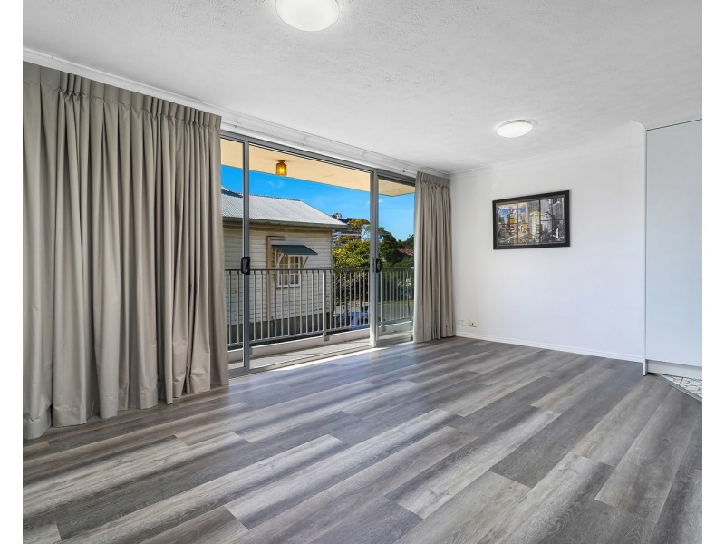 1/45 Railway Street, Southport QLD 4215