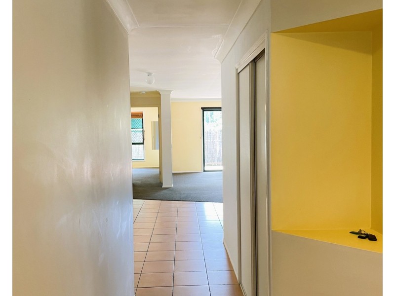 16 Harrow Place, Arundel QLD 4214
