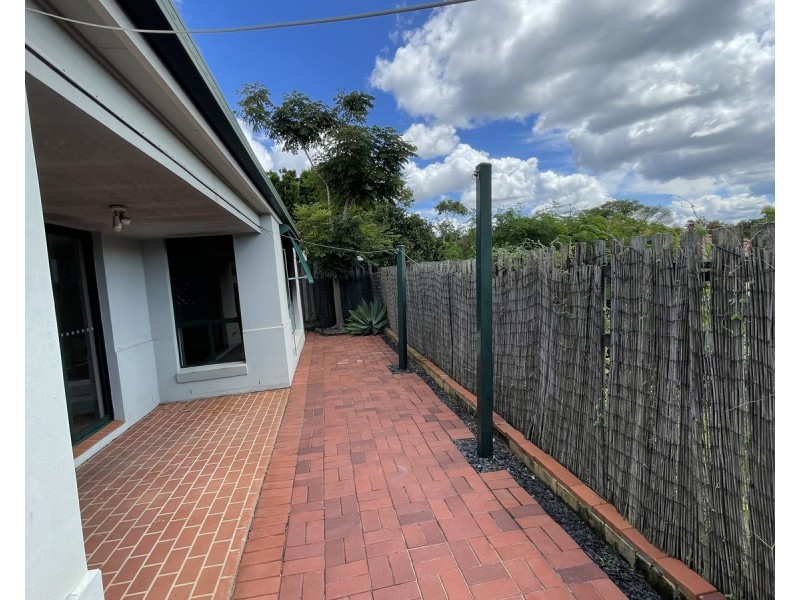 16 Harrow Place, Arundel QLD 4214