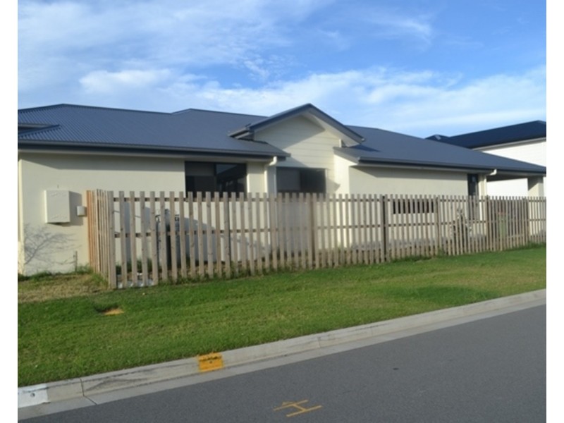 1 Jade Way, Helensvale QLD 4212