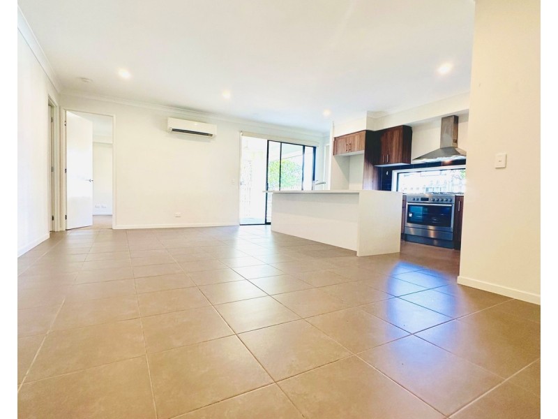 1 Jade Way, Helensvale QLD 4212