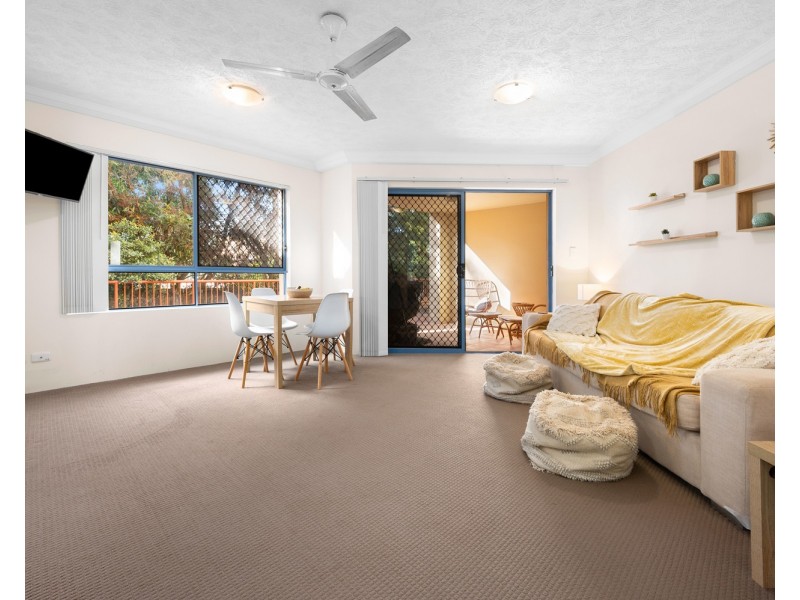 2/89 Frank Street, Labrador QLD 4215