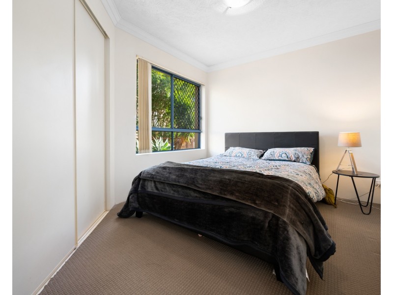 2/89 Frank Street, Labrador QLD 4215