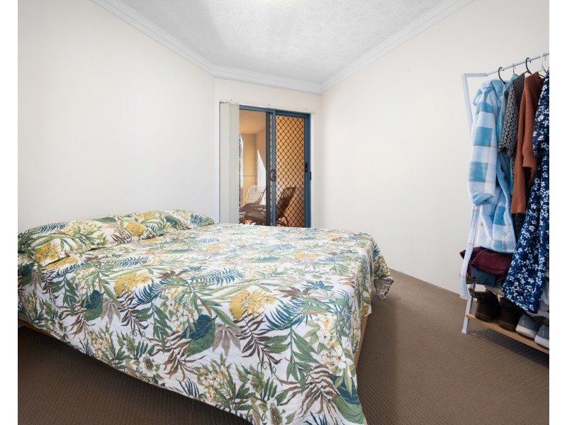 2/89 Frank Street, Labrador QLD 4215