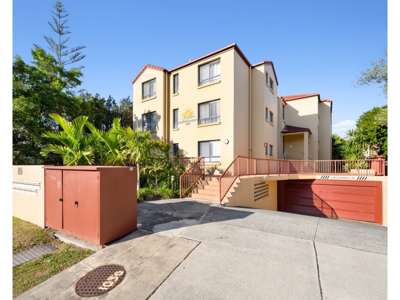 2/89 Frank Street, Labrador QLD 4215