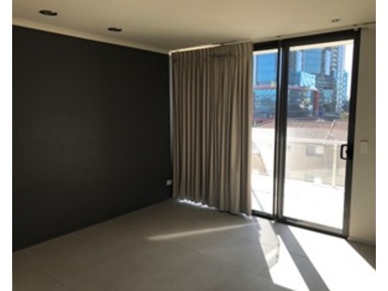 10/20 Lawson Street, Southport QLD 4215