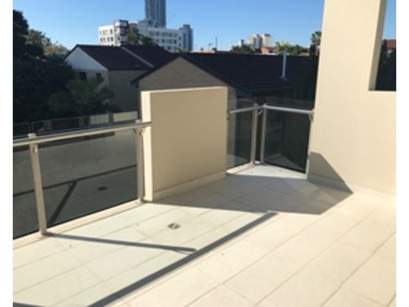 10/20 Lawson Street, Southport QLD 4215