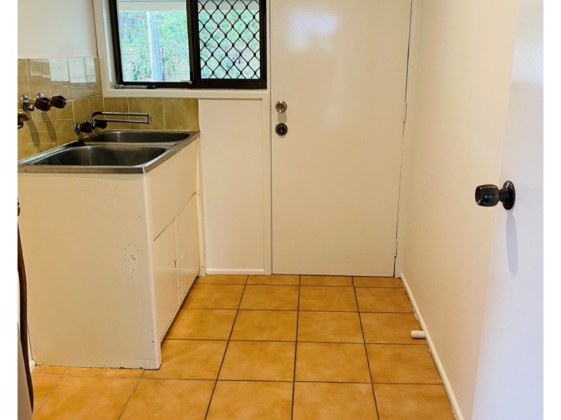 89 Wardoo Street, Southport QLD 4215