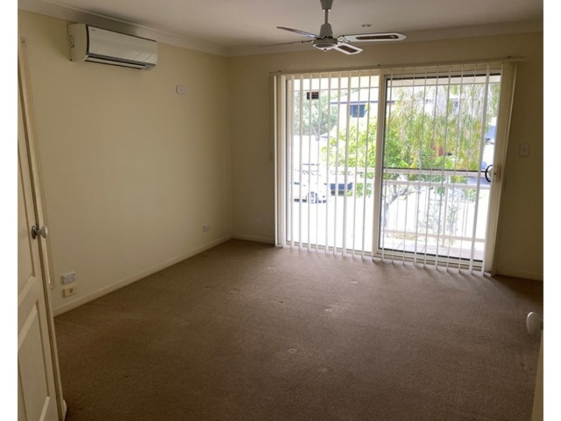 3 Golden Bear Drive, Arundel QLD 4214