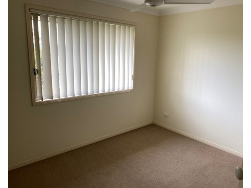 3 Golden Bear Drive, Arundel QLD 4214