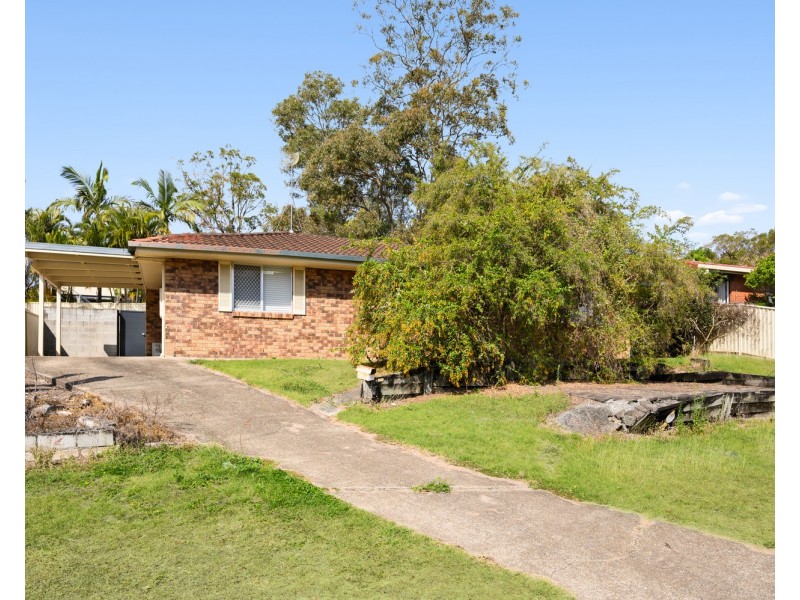 77 Wardoo Street, Southport QLD 4215