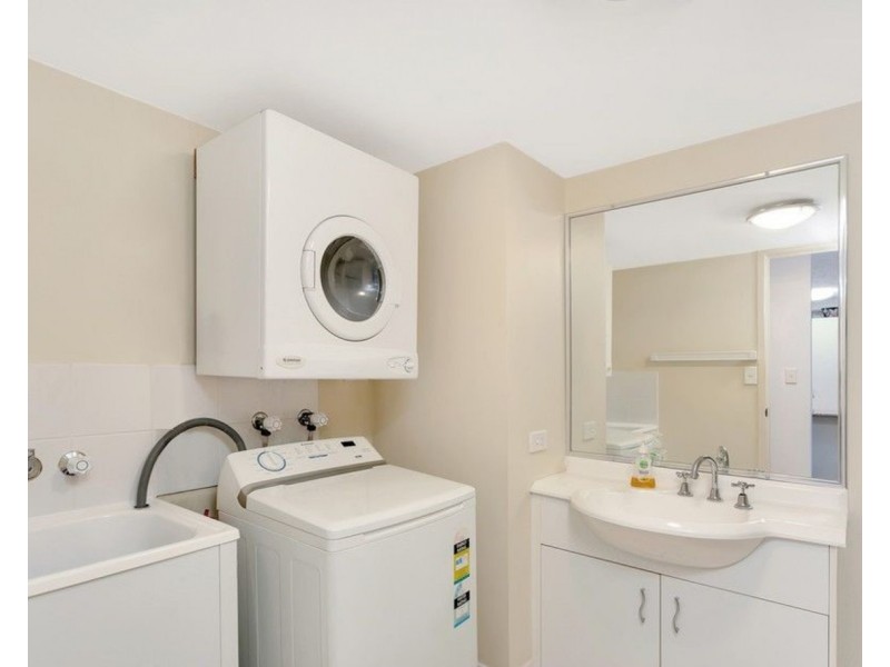 6/170 High Street, Southport QLD 4215