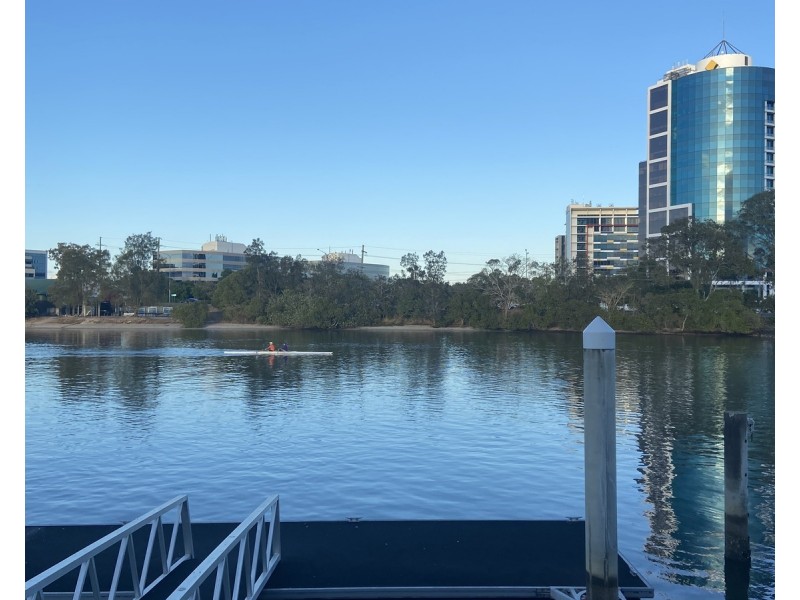 2/191 Stanhill Drive, Chevron Island QLD 4217