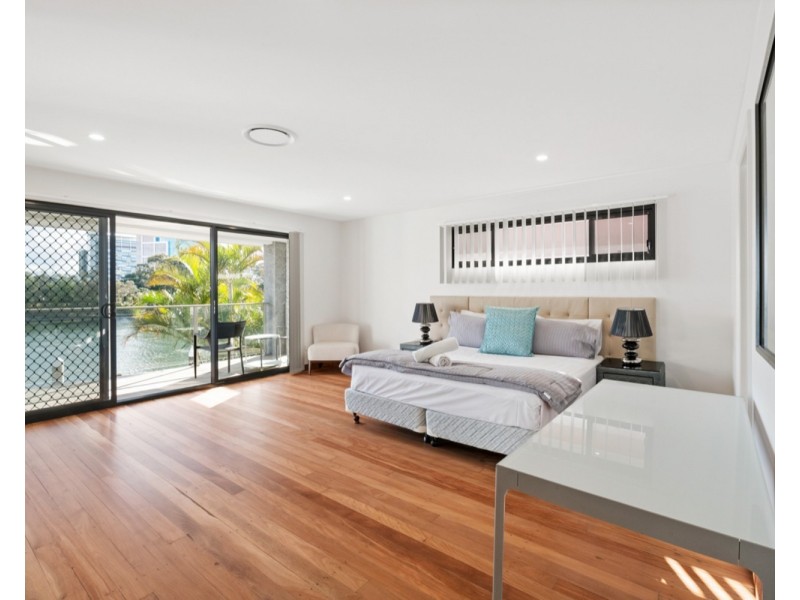 1/191 Stanhill Drive, Chevron Island QLD 4217