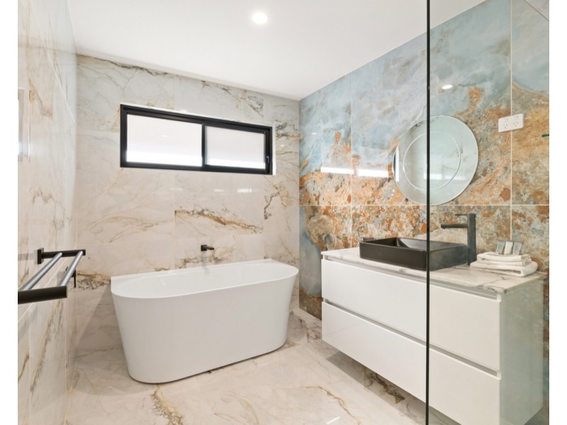 1/191 Stanhill Drive, Chevron Island QLD 4217