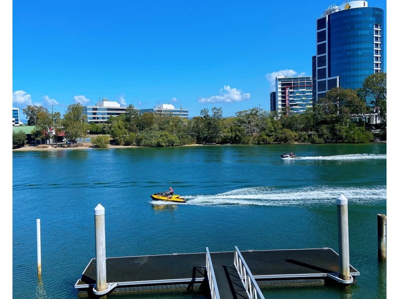 1/191 Stanhill Drive, Chevron Island QLD 4217