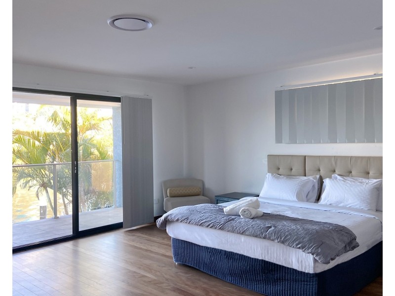 1/191 Stanhill Drive, Chevron Island QLD 4217