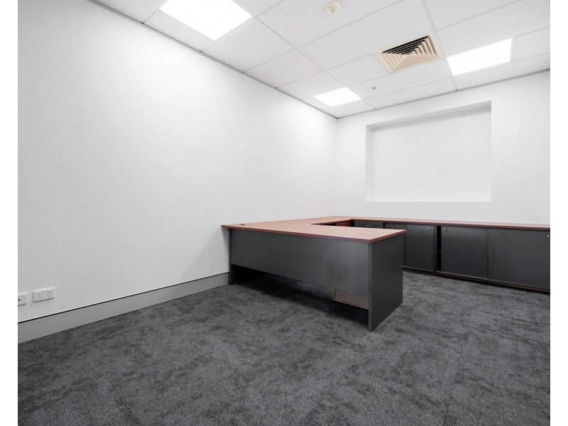 204/Pivotal Point 50 Marine Parade, Southport QLD 4215