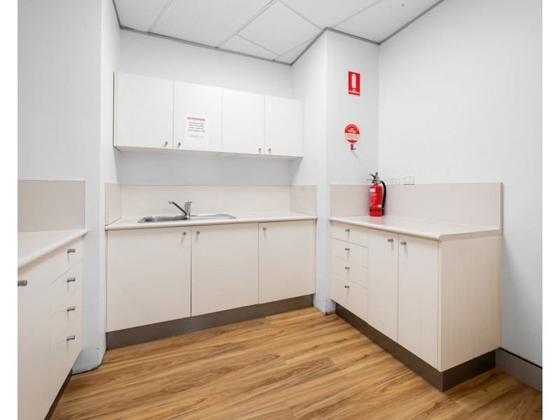 204/Pivotal Point 50 Marine Parade, Southport QLD 4215