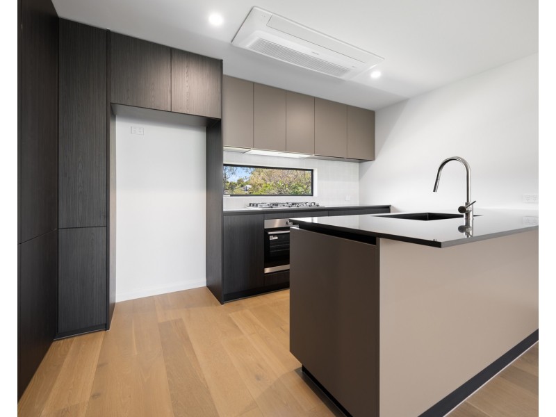 2/39 Minnie Street, Southport QLD 4215