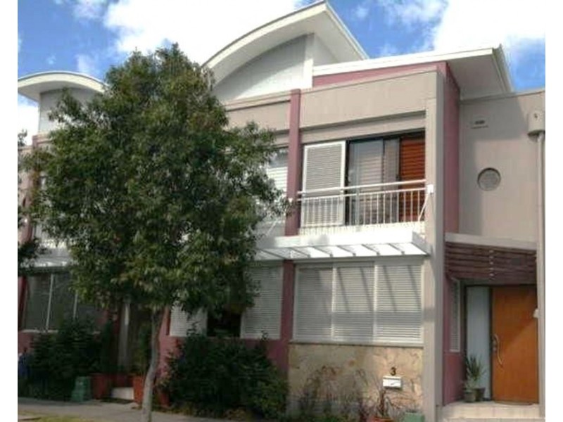 3 Watts Drive, Varsity Lakes QLD 4227