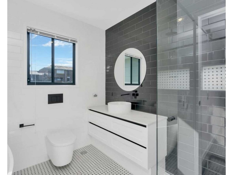 3/17  Turpin Road, Labrador QLD 4215