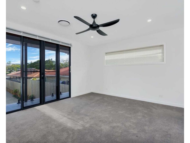 3/17  Turpin Road, Labrador QLD 4215