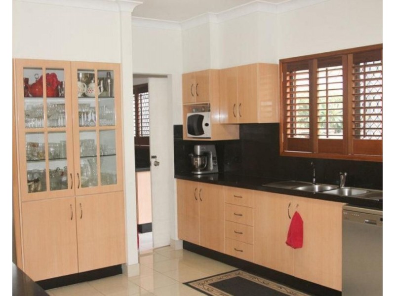 108 Slatyer Avenue, Bundall QLD 4217